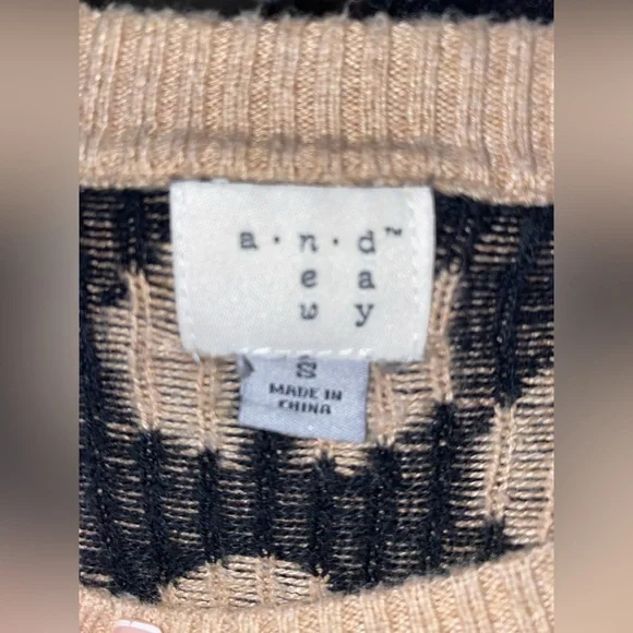 A New Day sweater - Picture 2 of 3